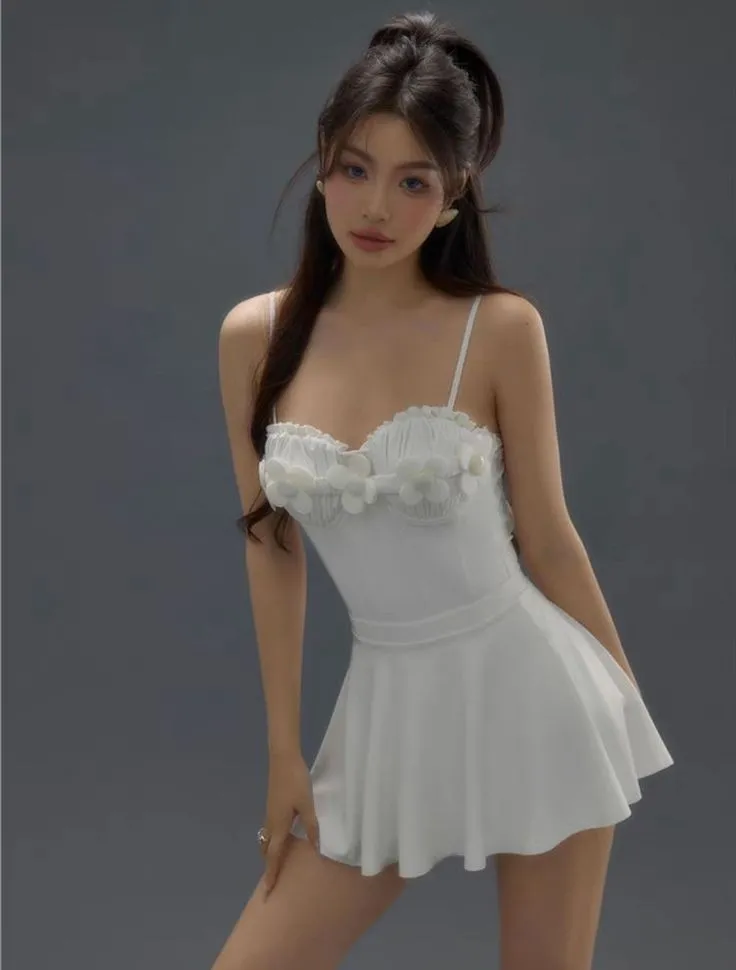 Gái xinh mặc áo croptop tôn lên vẻ đẹp tự nhiên và quyến rũ