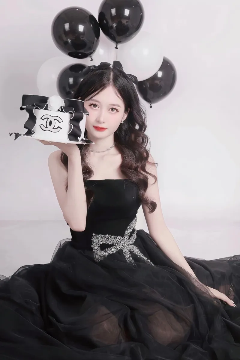 Gái xinh khỏa thân với nét đẹp cuốn hút qua từng góc nhìn