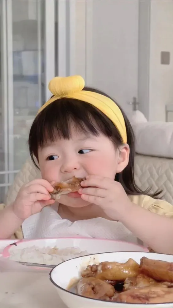 Ghép ảnh chibi cho bé gái mang đến sự sáng tạo và đáng yêu