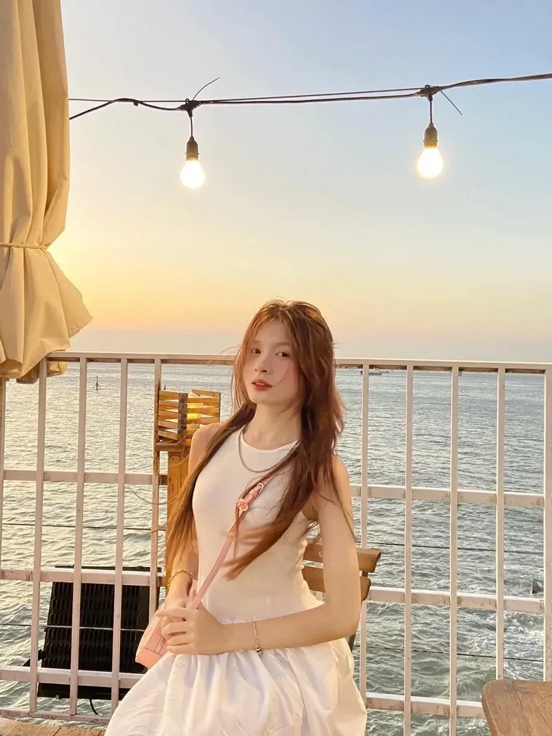 gái xinh mặc váy ngắn sexy