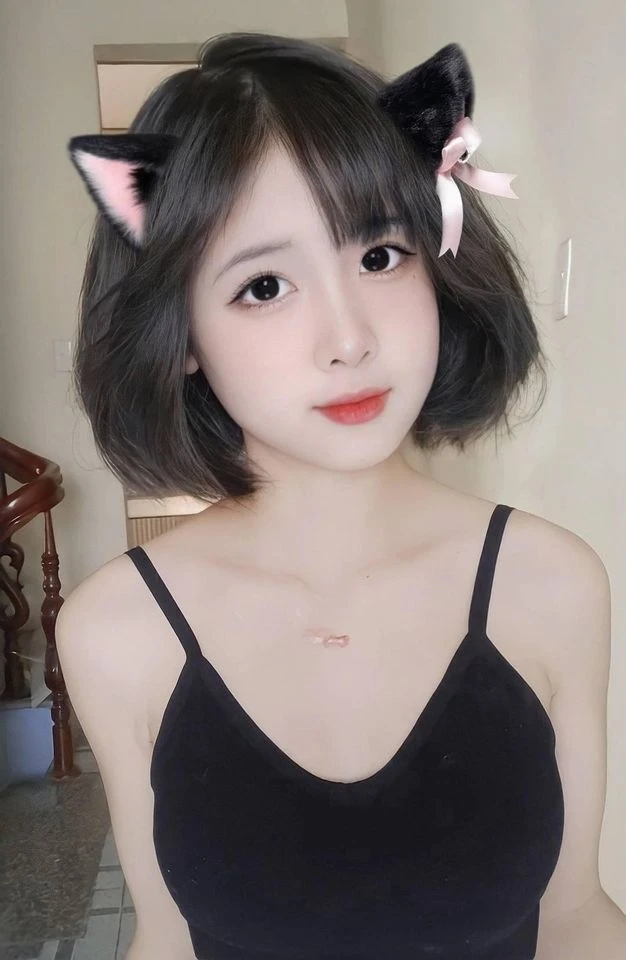 Ảnh gái 2K9 che mặt tạo cảm giác bí ẩn và thu hút ánh nhìn