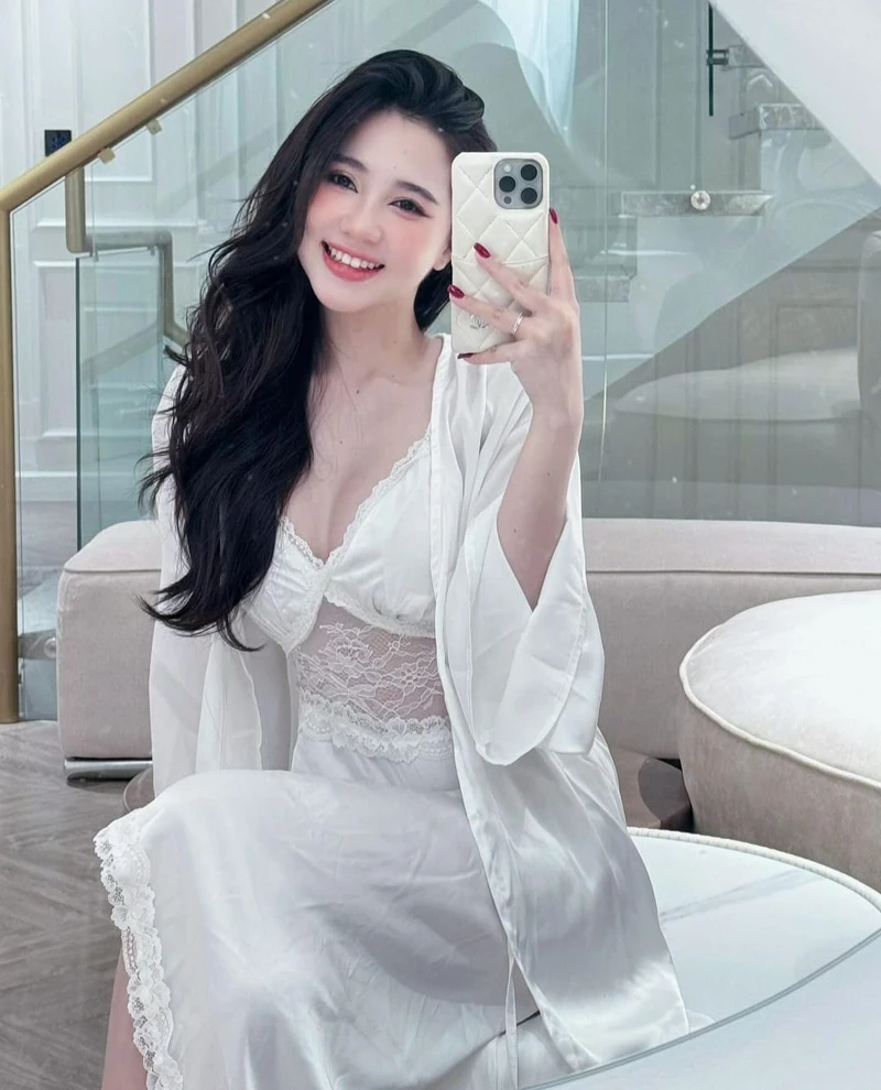 Ảnh gái K8 che mặt tạo cảm giác bí ẩn và phong thái cuốn hút
