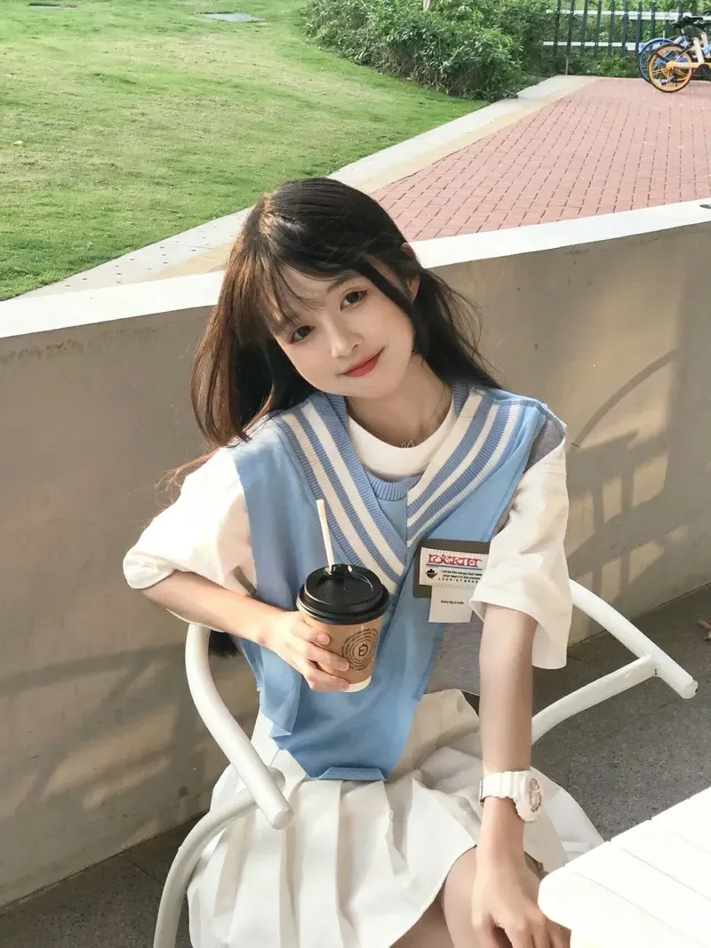 gái xinh mặc váy sexy