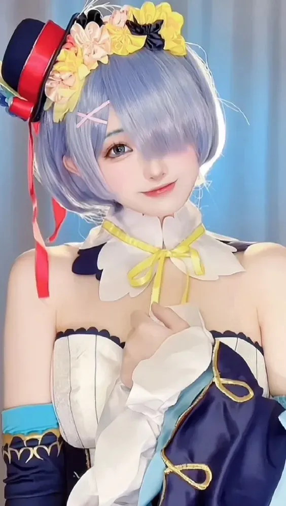 Ảnh cosplay hầu gái tạo ấn tượng bởi sự kết hợp hài hòa và nổi bật