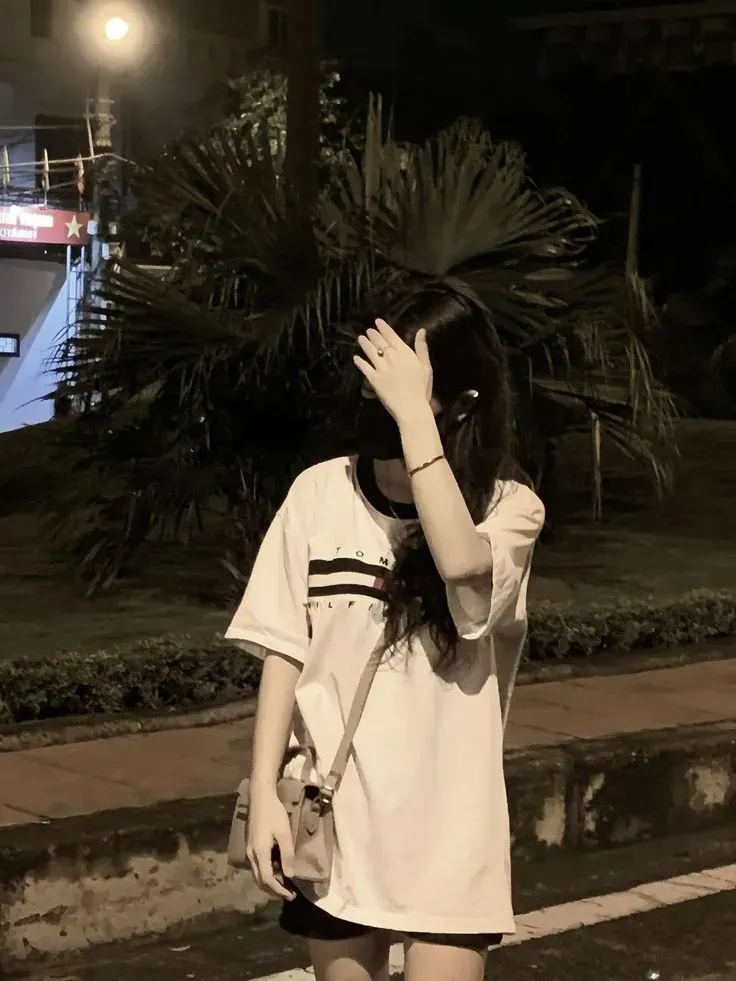 gái xinh áo dài trắng live tiktok