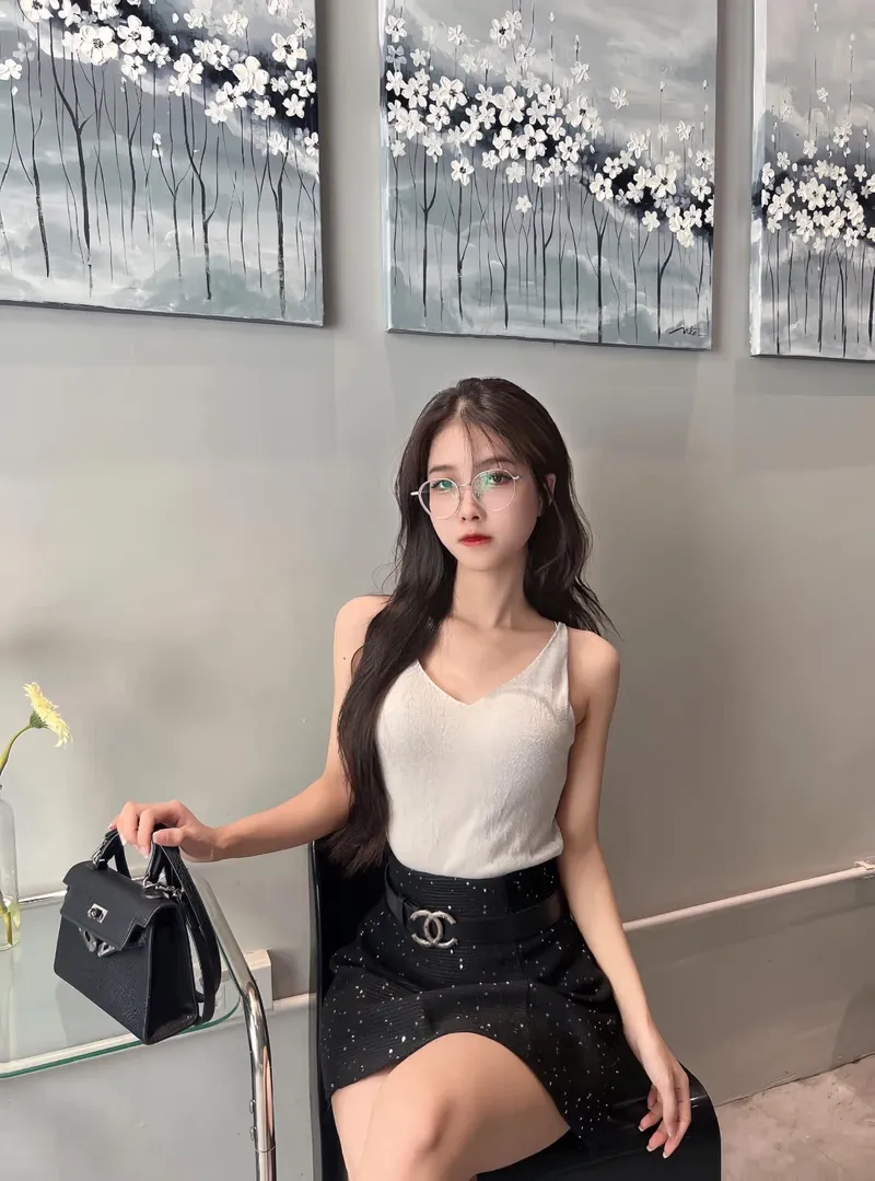 gái xinh hàn quốc mặc bikini thiếu vải