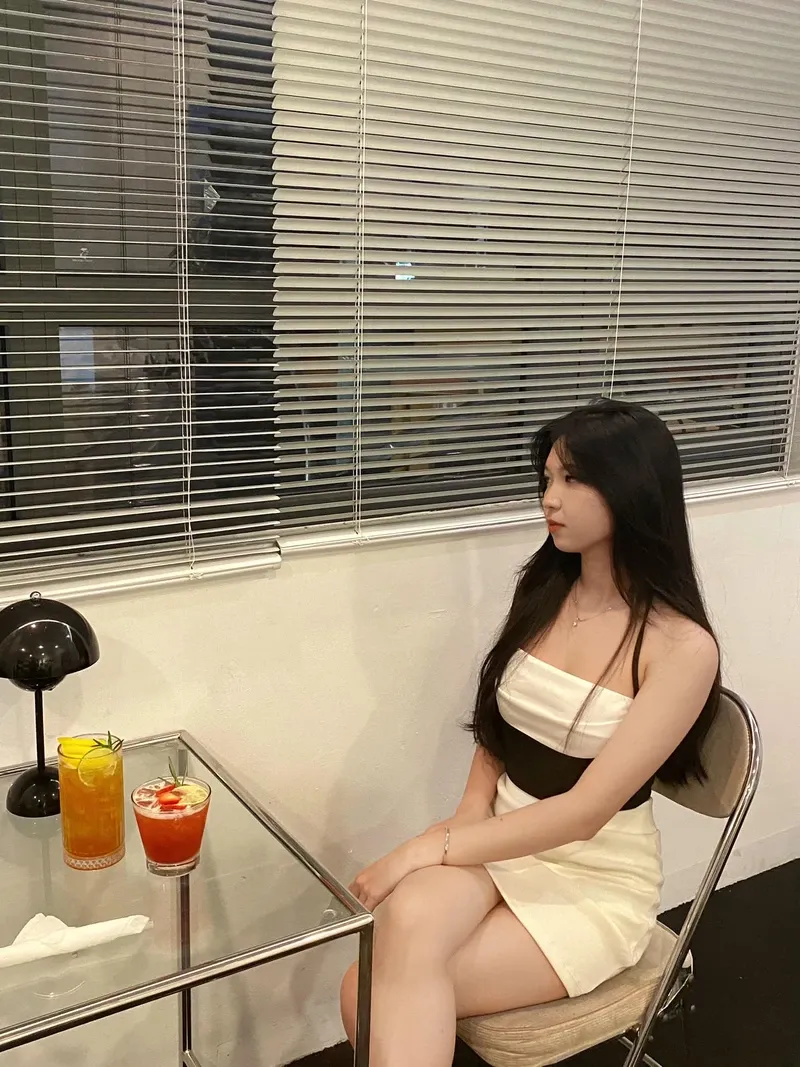Gái xinh 2k10 sở hữu vẻ đẹp ngọt ngào và thu hút mọi ánh nhìn