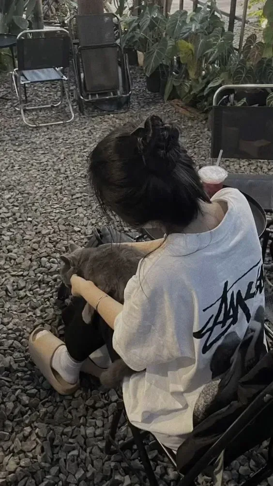 hình gái xinh che mặt