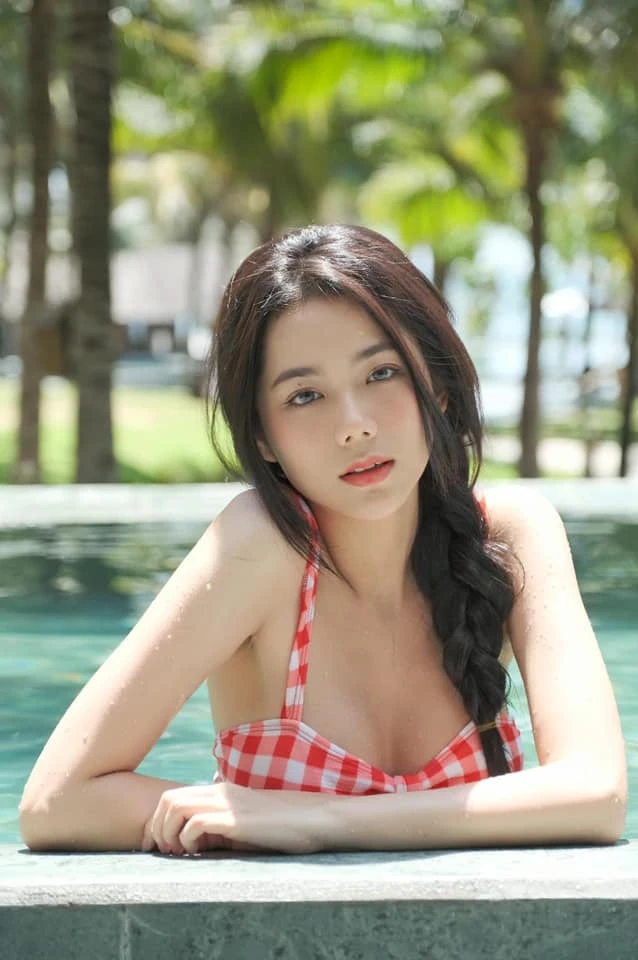 Hình gái K6 mang đến cảm giác gần gũi và cuốn hút ánh nhìn