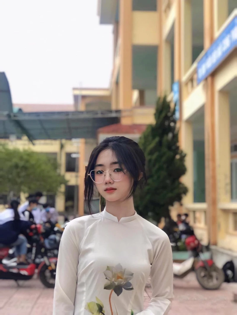 Avatar ảnh gái K8 tạo điểm nhấn với nét đẹp rạng rỡ và tự nhiên