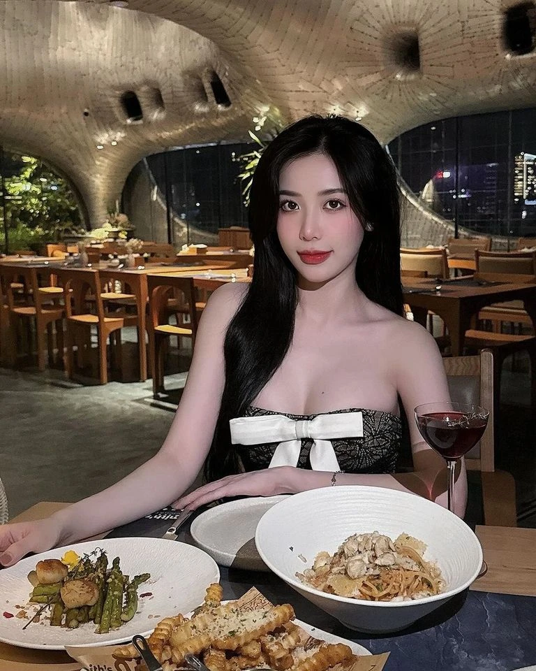 Ảnh con gái K4 mang đến cảm giác hồn nhiên và dịu dàng