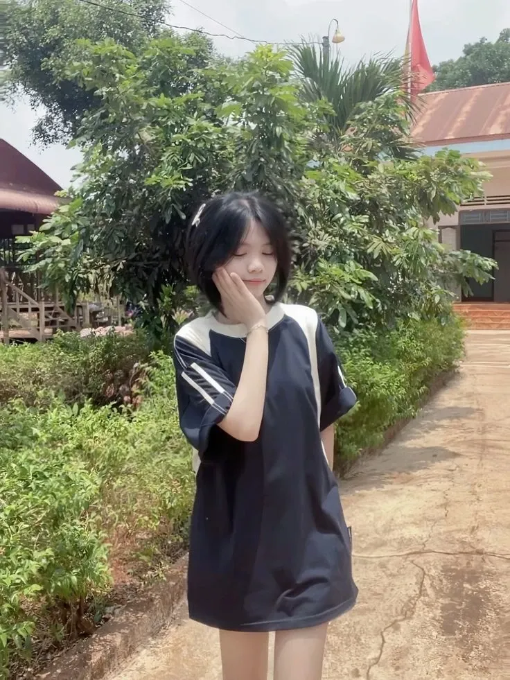 Gái quê xinh đẹp mang đến sự dễ thương và duyên dáng tự nhiên