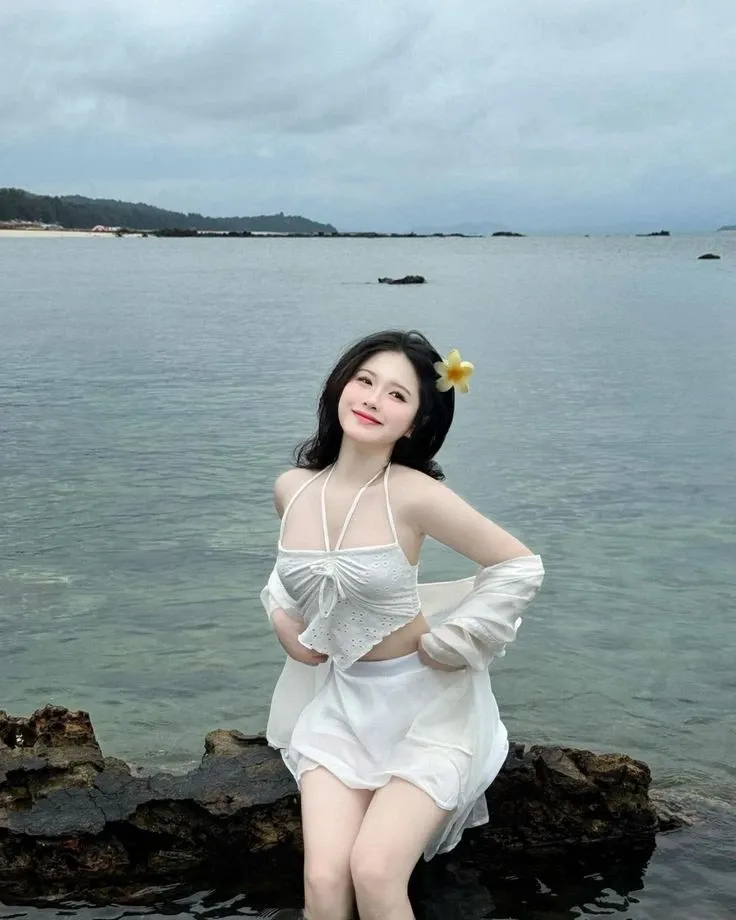 Gái xinh cute tóc dài mang đến vẻ đẹp nhẹ nhàng và duyên dáng