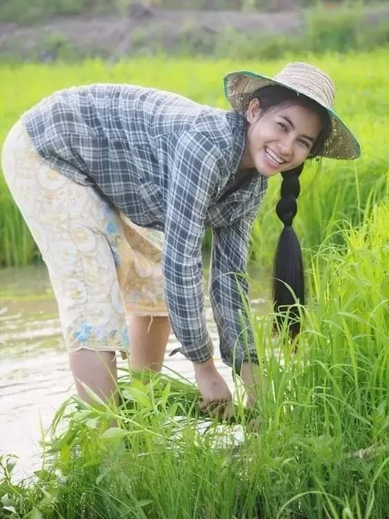 Ảnh gái xinh 2k9 với thần thái tươi trẻ và cuốn hút