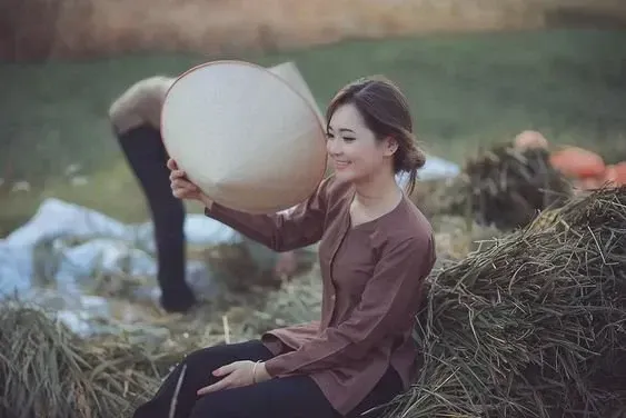 Ảnh gái xinh buồn mang đến cảm xúc nhẹ nhàng và sâu lắng