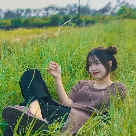 Gái xinh chụp ảnh dáng tôn lên vẻ đẹp hoàn hảo của cơ thể
