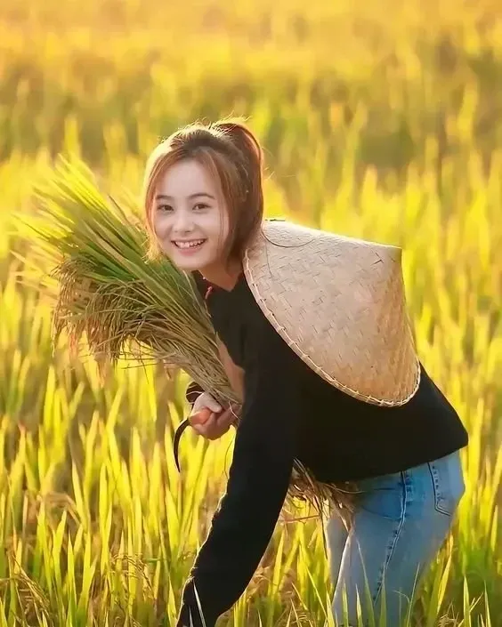 Gái xinh nhảy trên tiktok thu hút với phong cách năng động và vui nhộn