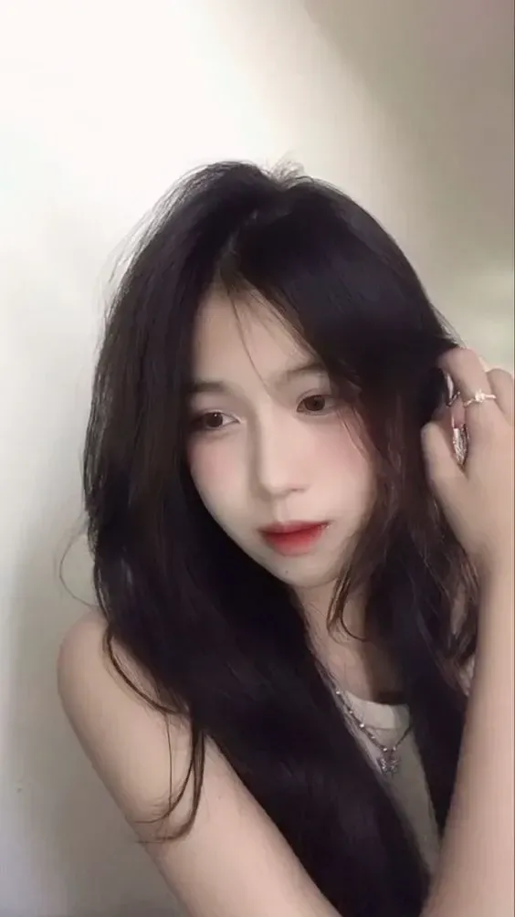 Hình ngầu của con gái, vẻ ngoài mạnh mẽ và đầy cuốn hút