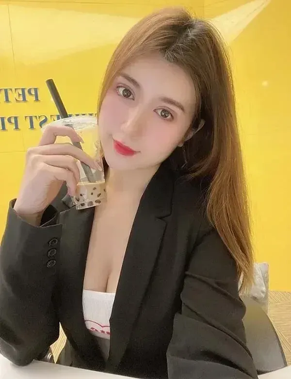 ảnh gái xinh văn phòng