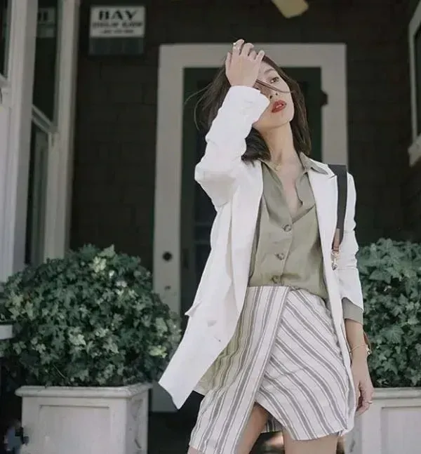 Ảnh gái xinh văn phòng thu hút với sự thanh lịch và tinh tế