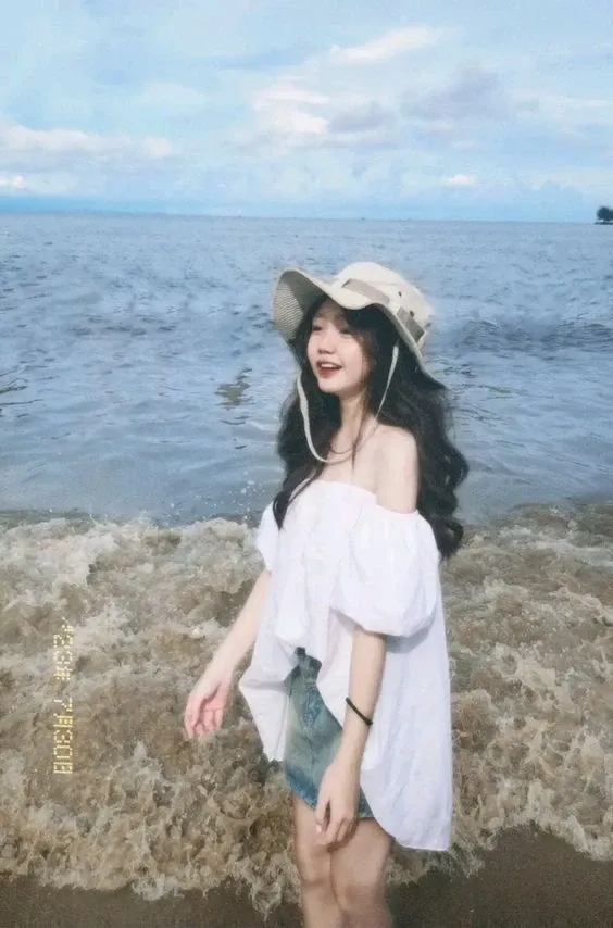 Hình ảnh gái xinh lớp 12 thể hiện sự trưởng thành và tự tin