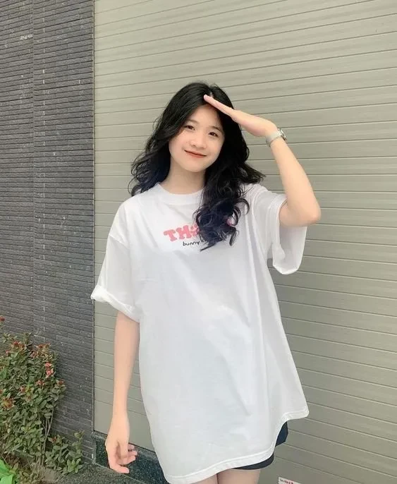 Hình ảnh gái đẹp lớp 7 làm nổi bật nét hồn nhiên và đáng yêu