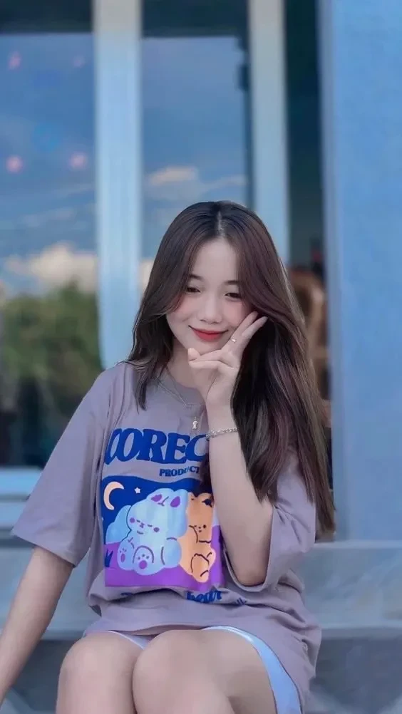 Ảnh gái lớp 5 cute với vẻ dễ thương và nụ cười tươi sáng