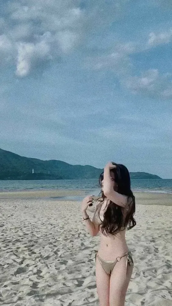 hình gái xinh mặc bikini