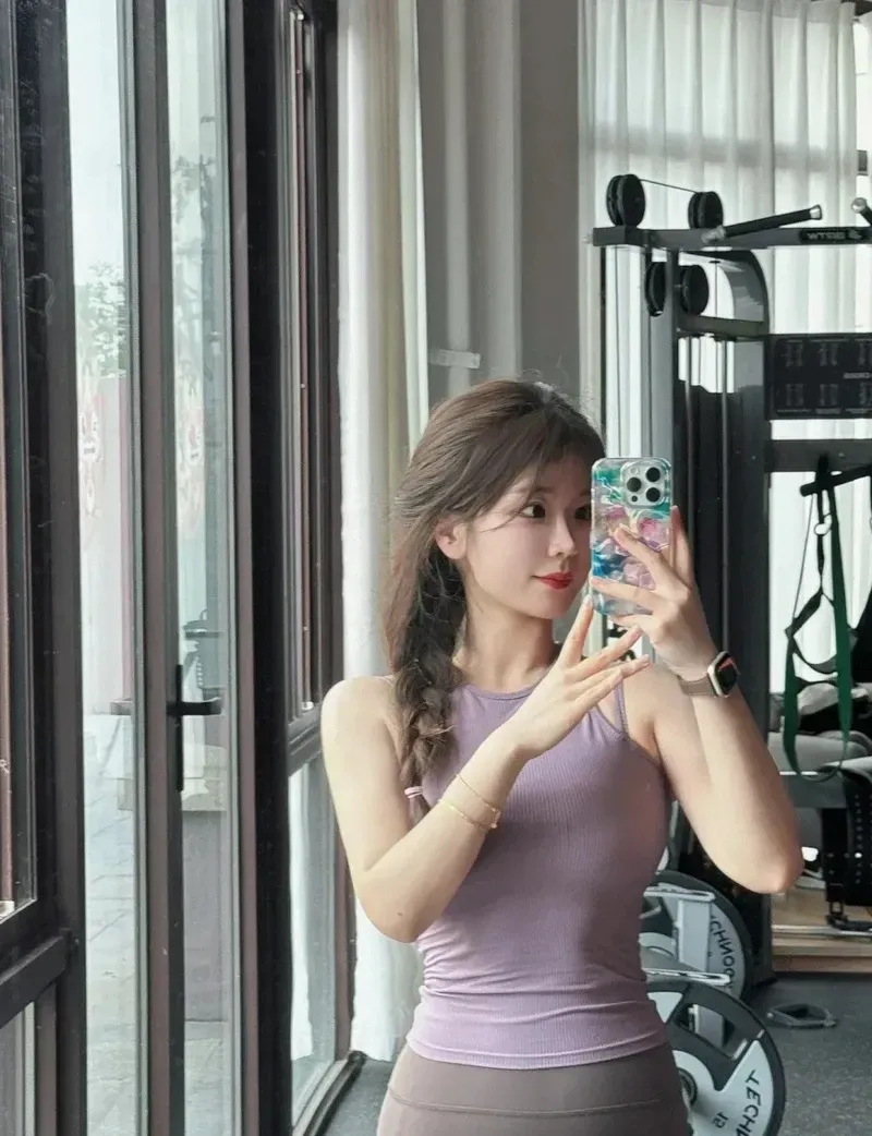 Gái xinh gym thu hút với vẻ đẹp năng động và sự chăm chỉ