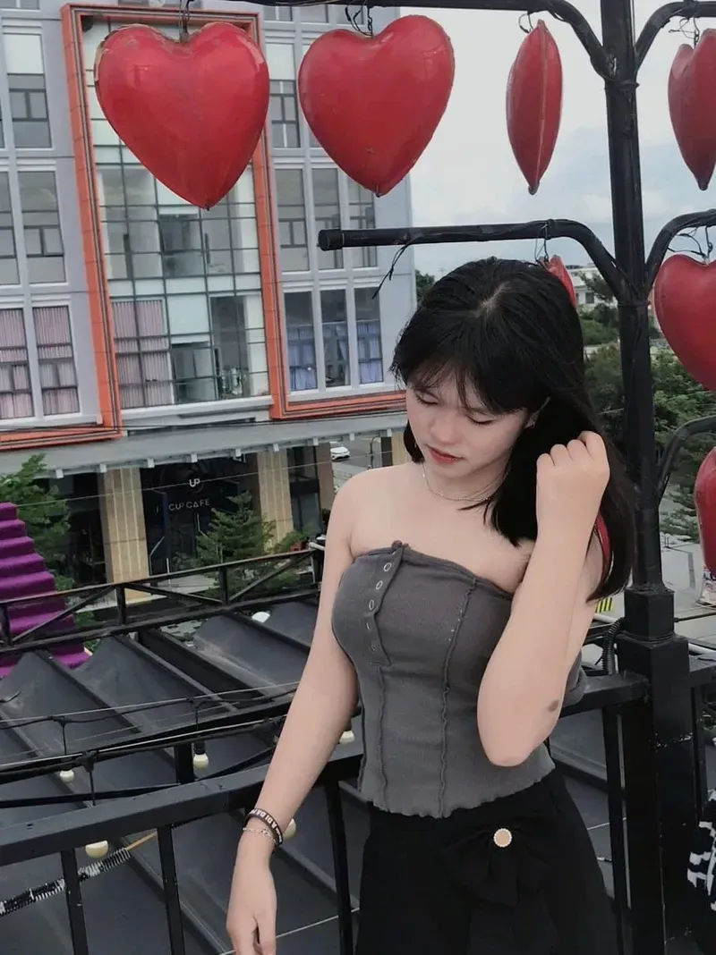 Anh mang gai thu hút với nét đẹp dịu dàng và dễ thương