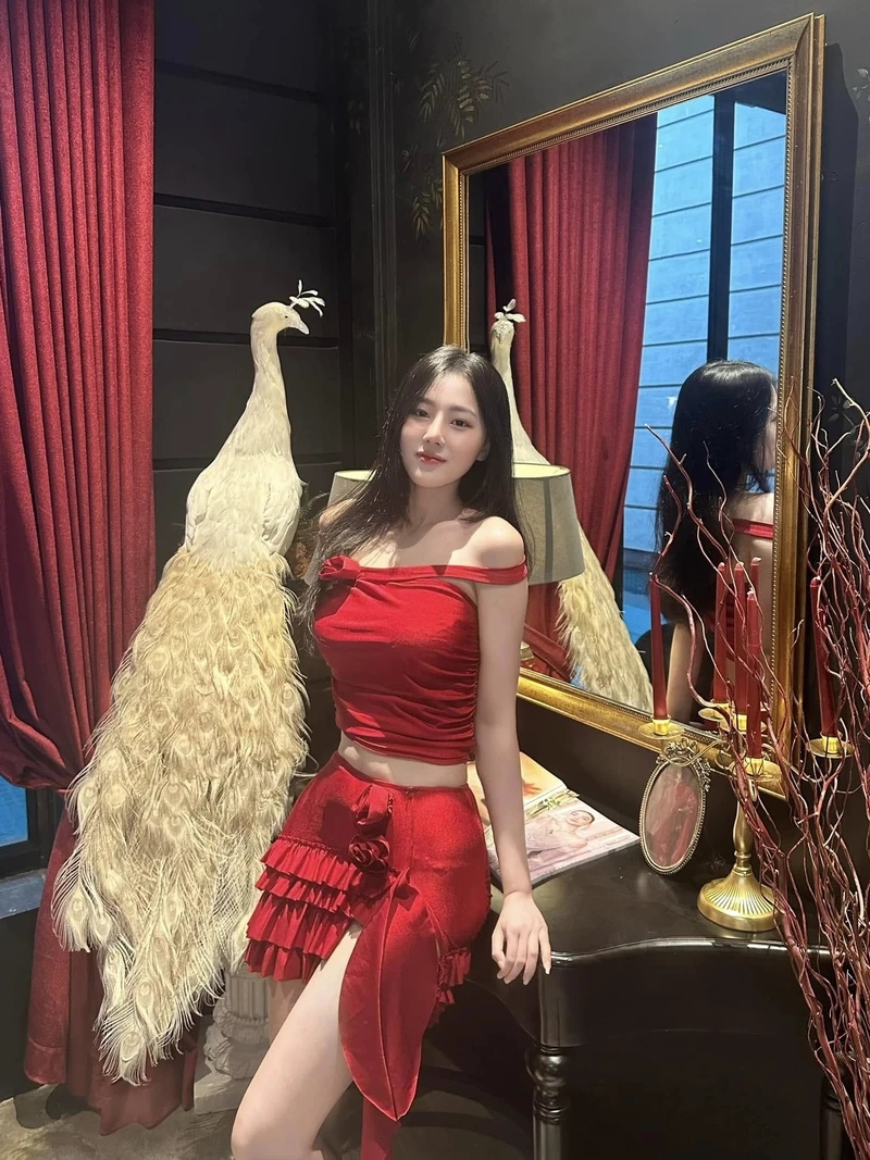 Ảnh mạng gái dáng mang đậm dấu ấn cá nhân và nét đẹp tinh tế