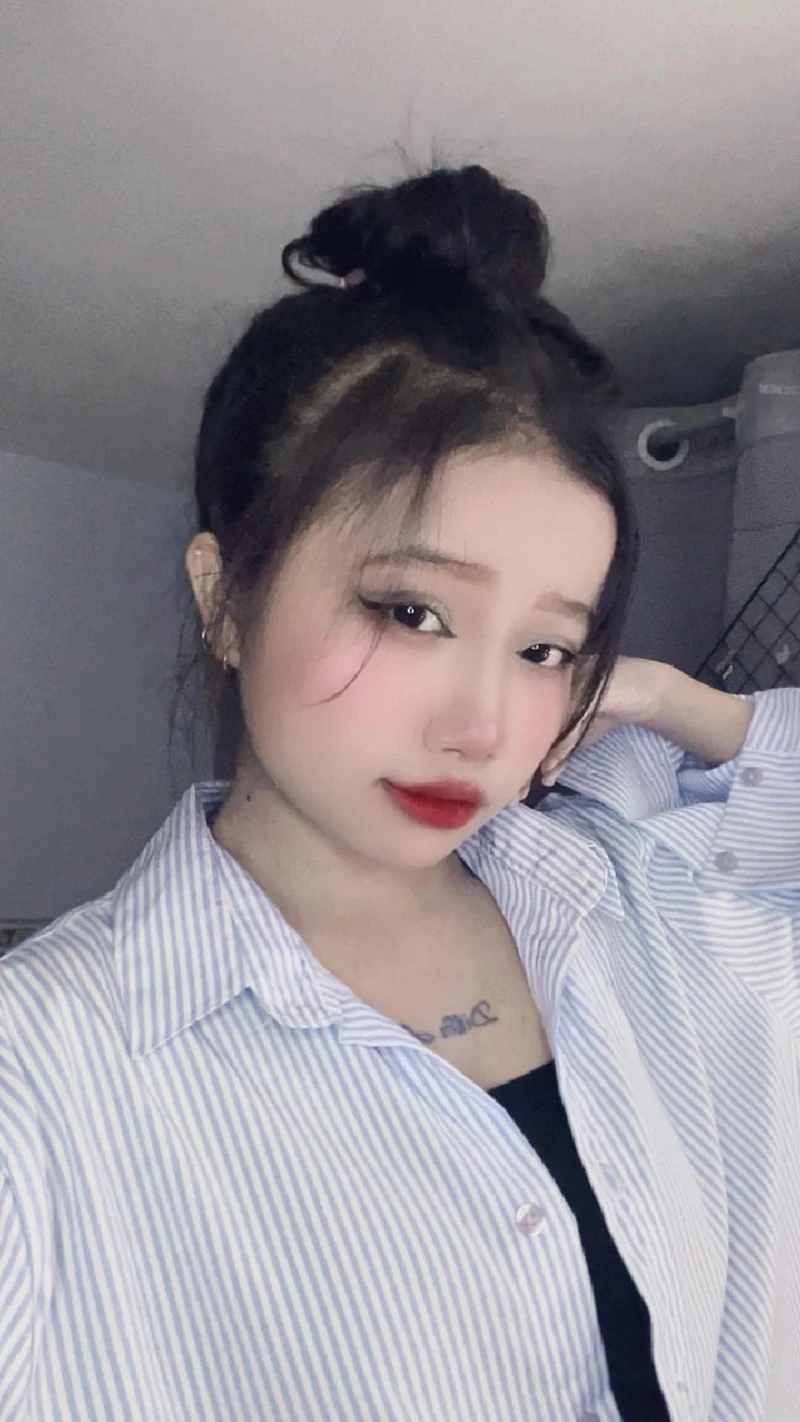 Ảnh mạng gái chụp gương mang lại nét đẹp độc đáo và ấn tượng mạnh