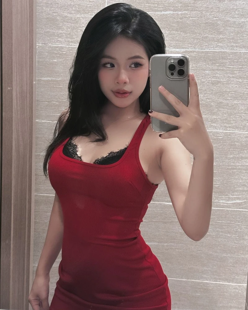Anh gái mạng mang nét đẹp thu hút và đầy tinh tế
