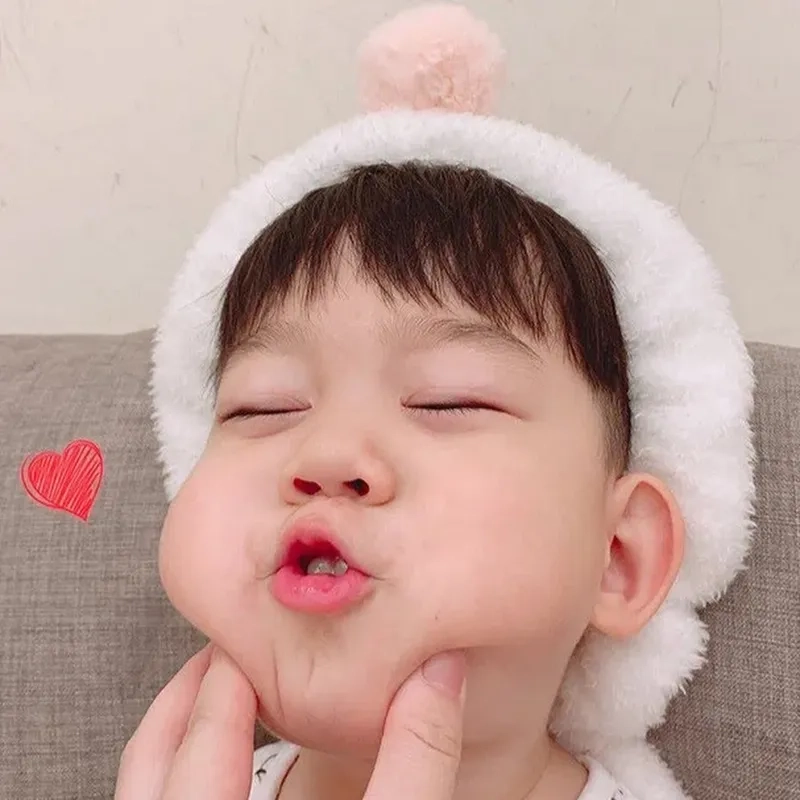 Nín mỏ meme là biểu cảm siêu độc đáo để “chọc ghẹo” bạn bè