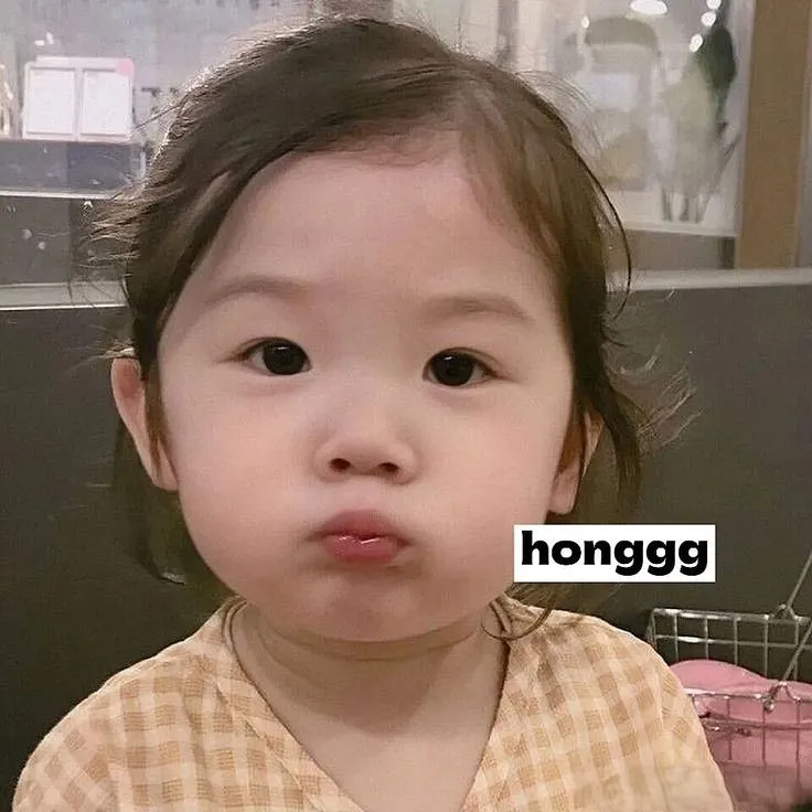 Hình ảnh meme em bé làm sáng bừng ngày mới với sự hài hước khó đỡ.