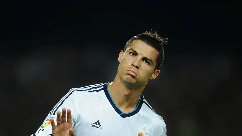 Những khoảnh khắc Ronaldo tại World Cup được chế meme đầy ấn tượng.