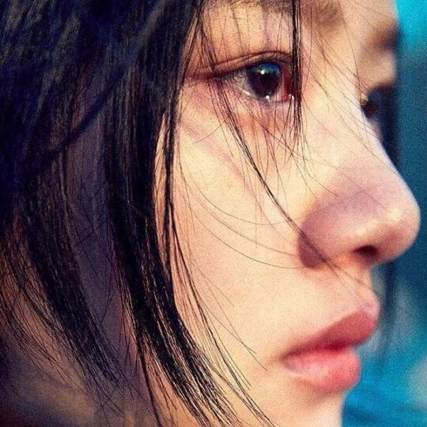 Hình nền buồn tâm trạng nam tạo không gian trầm tư và u uất