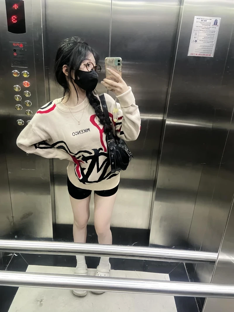 Hình nền cô gái anime tạo không gian dễ thương và đáng yêu