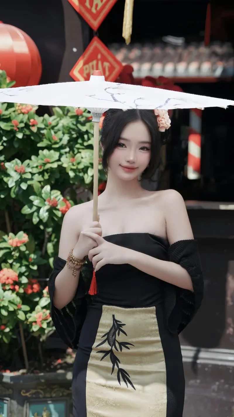 Avatar cô gái cầm điện thoại thể hiện sự hiện đại và năng động