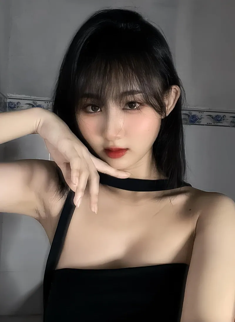 Gái xinh che mặt ảnh avatar đẹp cho con gái đầy bí ẩn và tinh tế