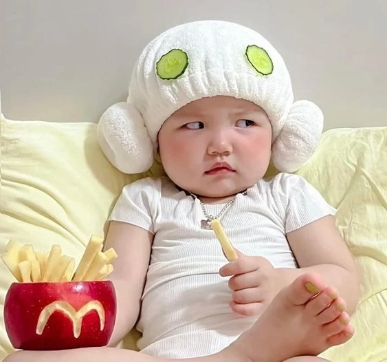 Đáng yêu avatar em bé cute tạo điểm nhấn ngọt ngào, dễ mến