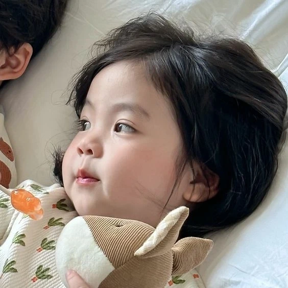 Avatar đôi trẻ con dễ thương thể hiện tình bạn ngọt ngào