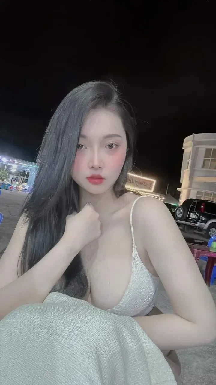 Ảnh gái xinh tóc ngang vai 2k4 che mặt tạo ấn tượng nhẹ nhàng