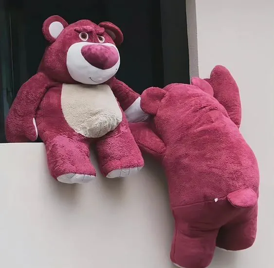 Gấu dâu Lotso Disney dễ thương và đầy sức sống