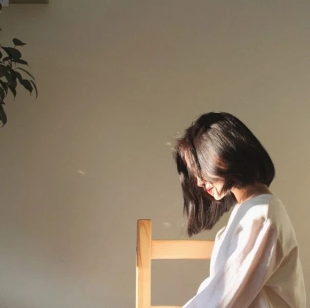 Hình nền cô đơn đẹp với thiết kế tinh tế và cảm xúc sâu sắc
