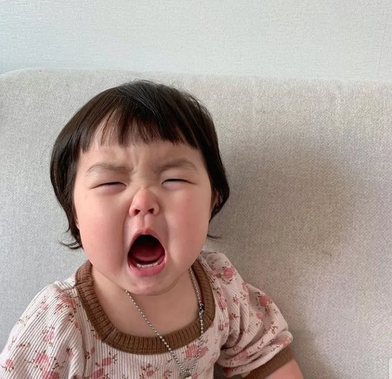 Cry about it meme khiến người xem bật cười trước cách xử lý tình huống hài hước.