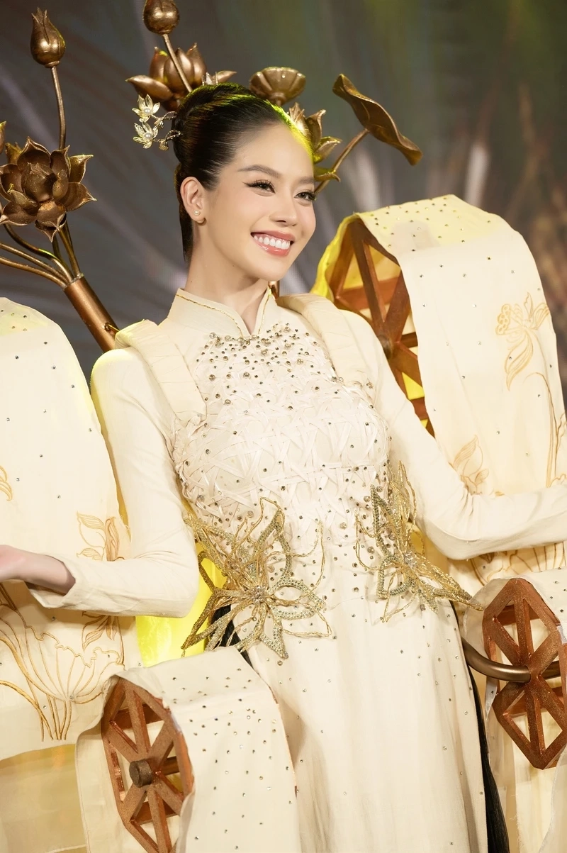 Số đo Thiên Ân thu hút sự chú ý với tỷ lệ cơ thể hoàn hảo