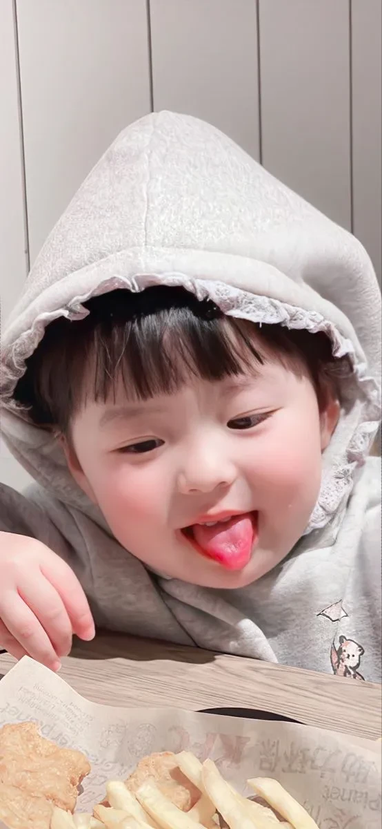  Chụp ảnh newborn bé gái ghi lại khoảnh khắc đáng yêu đầu đời