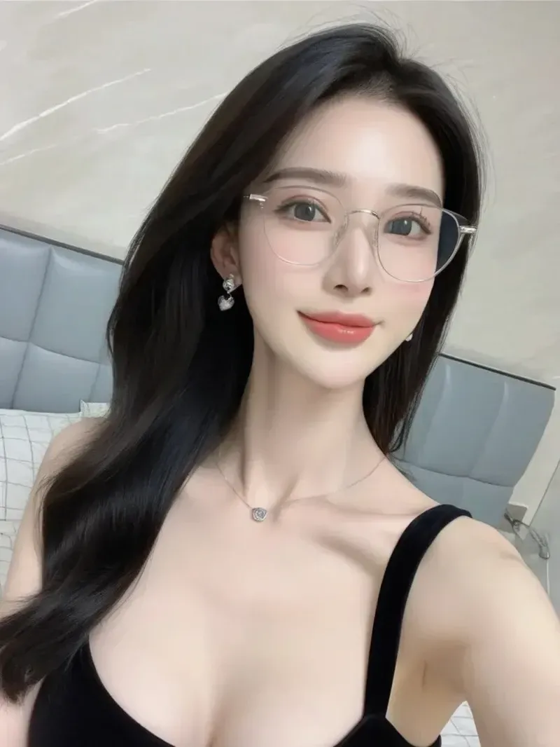 gái đẹp đeo khẩu trang