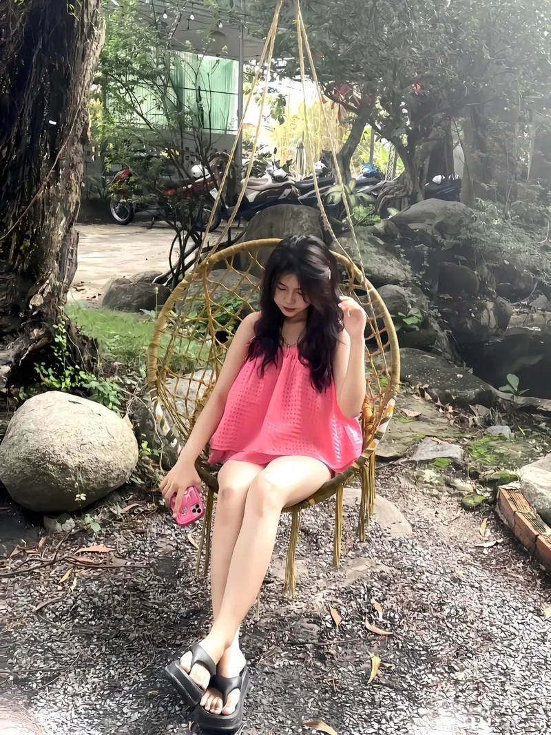 ảnh gái xinh chụp dáng